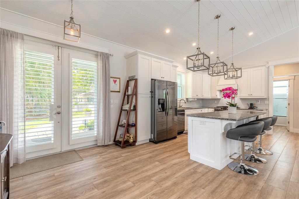For Sale: $775,000 (2 beds, 2 baths, 1725 Square Feet)