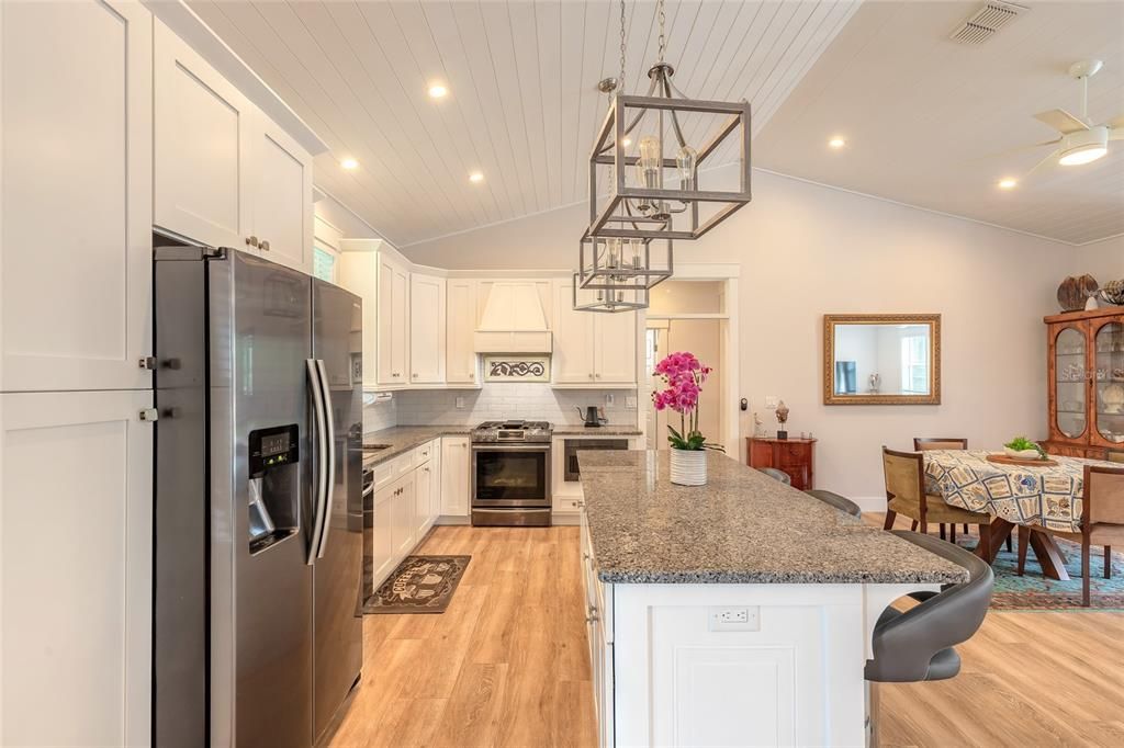 For Sale: $775,000 (2 beds, 2 baths, 1725 Square Feet)