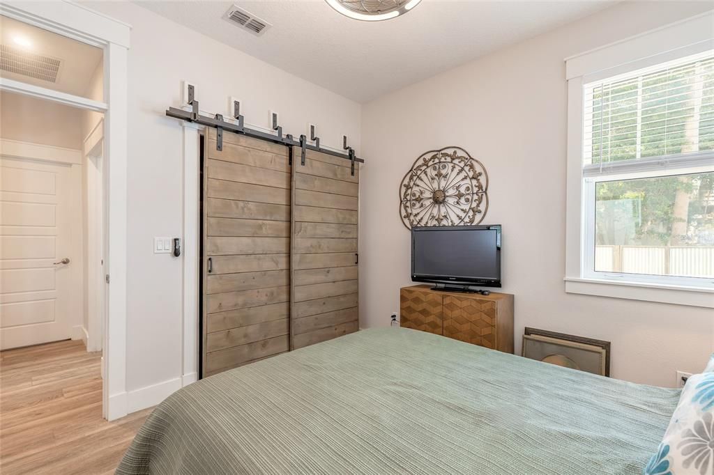 For Sale: $775,000 (2 beds, 2 baths, 1725 Square Feet)