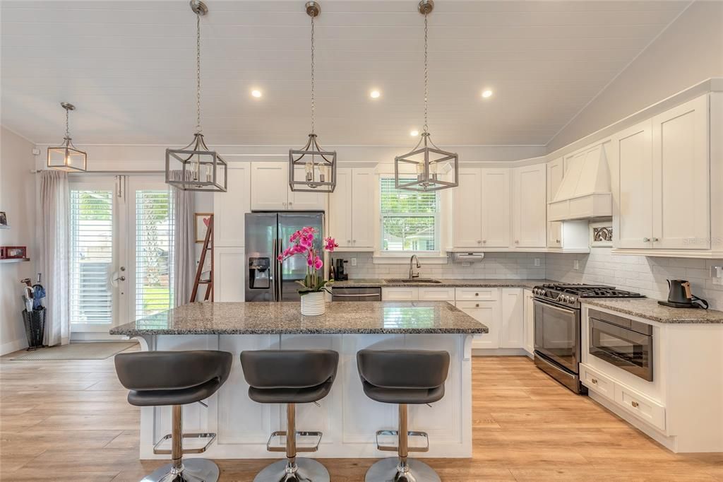 For Sale: $775,000 (2 beds, 2 baths, 1725 Square Feet)