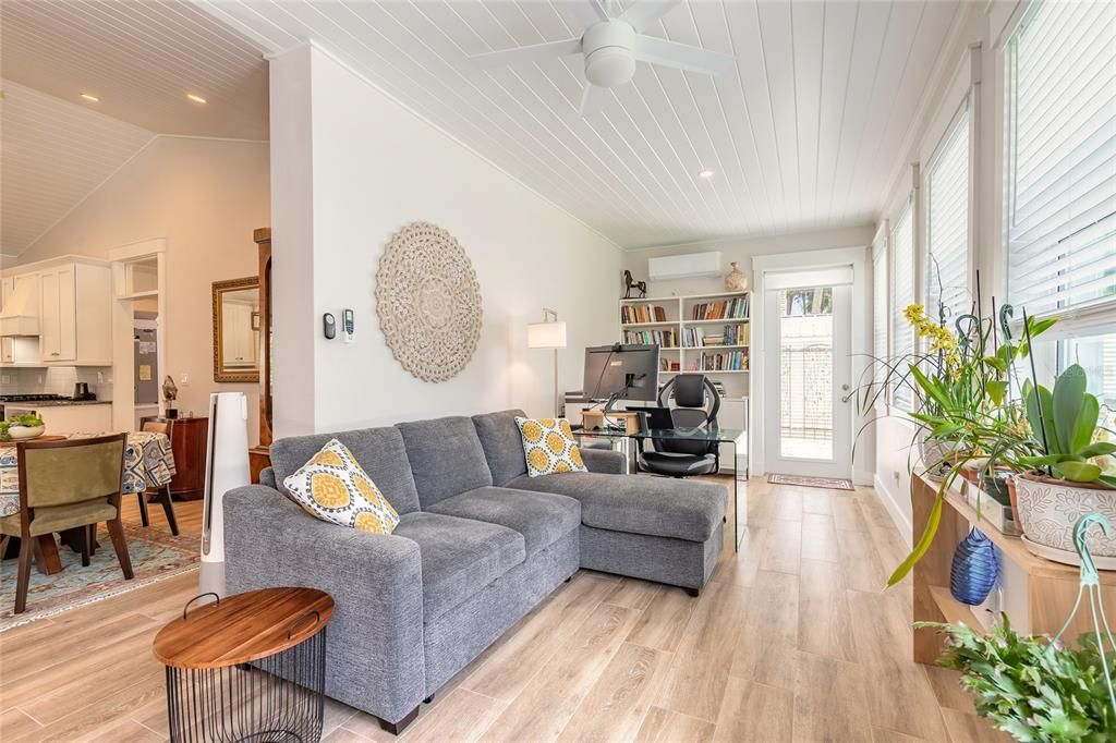 For Sale: $775,000 (2 beds, 2 baths, 1725 Square Feet)