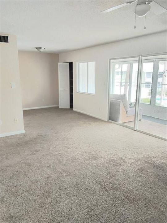 For Sale: $135,000 (2 beds, 1 baths, 1031 Square Feet)