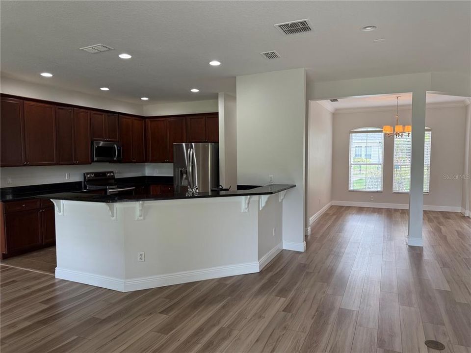 Active With Contract: $585,000 (5 beds, 4 baths, 3424 Square Feet)