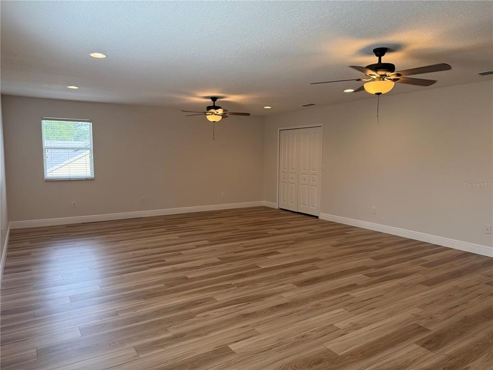 Active With Contract: $585,000 (5 beds, 4 baths, 3424 Square Feet)
