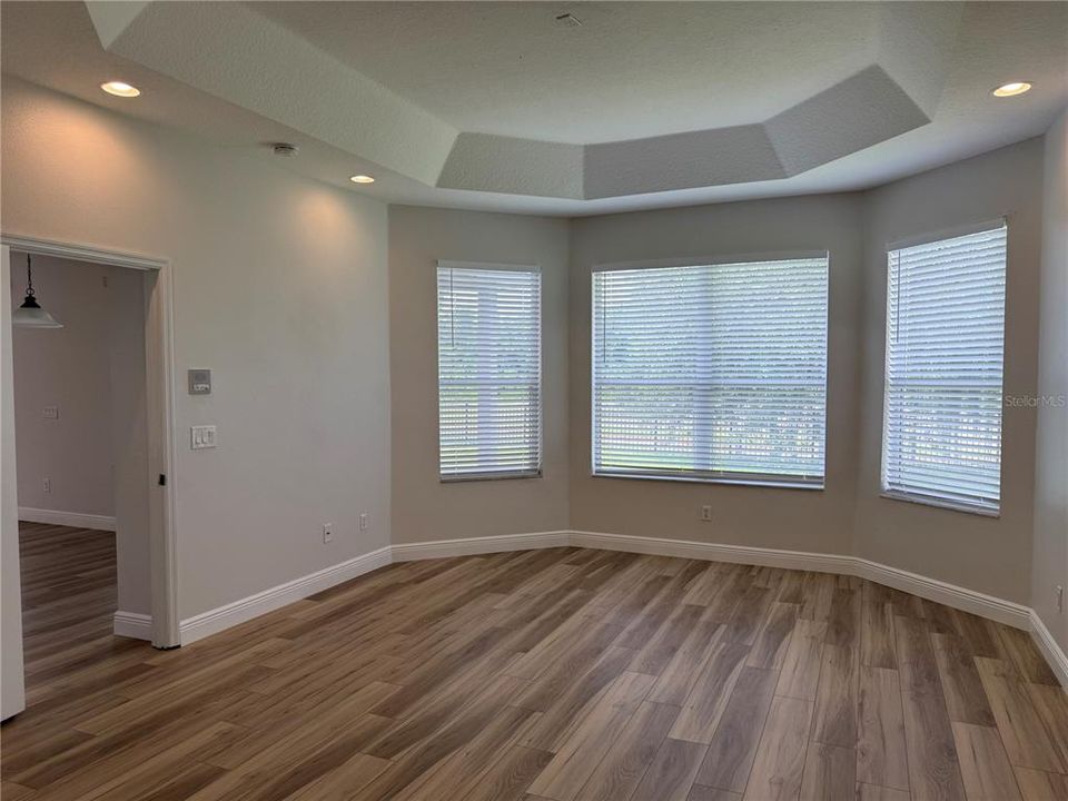 Active With Contract: $585,000 (5 beds, 4 baths, 3424 Square Feet)