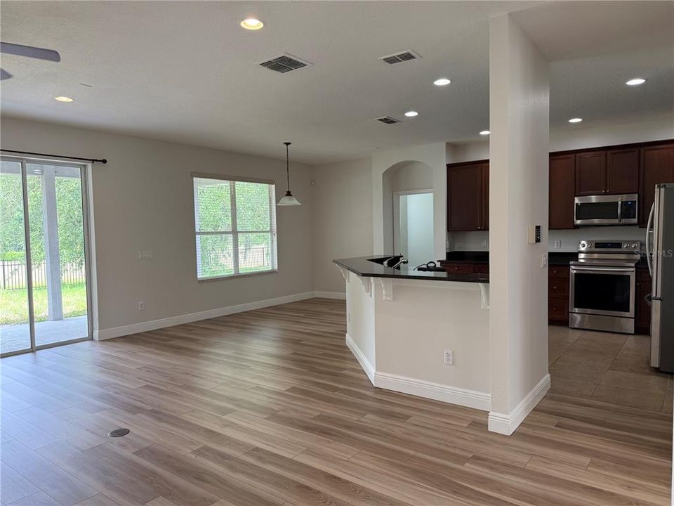 Active With Contract: $585,000 (5 beds, 4 baths, 3424 Square Feet)