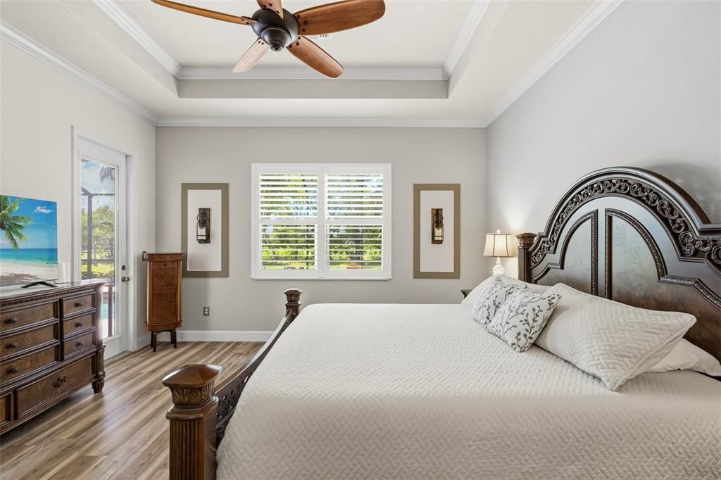 Activo con contrato: $699,900 (4 camas, 2 baños, 2255 Pies cuadrados)