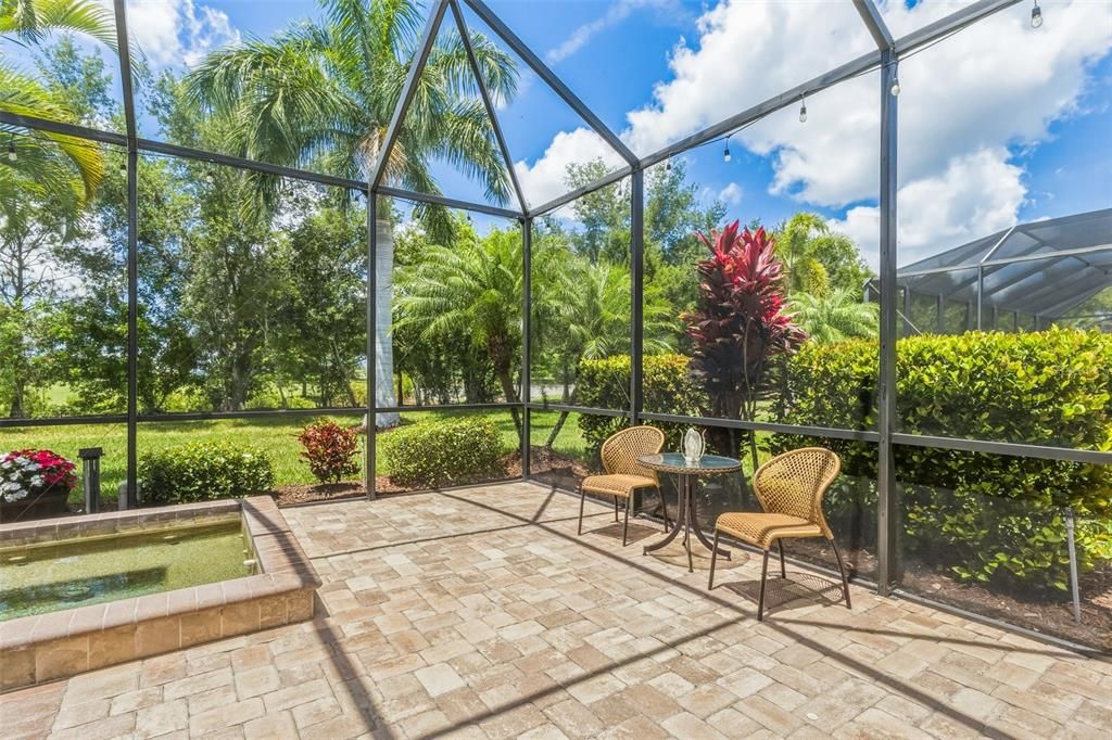 Activo con contrato: $699,900 (4 camas, 2 baños, 2255 Pies cuadrados)
