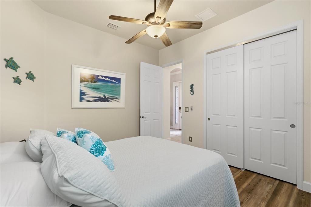 Activo con contrato: $699,900 (4 camas, 2 baños, 2255 Pies cuadrados)