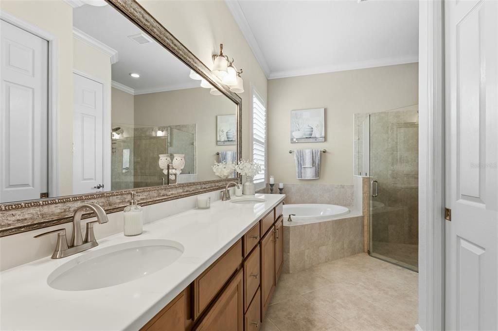 Activo con contrato: $699,900 (4 camas, 2 baños, 2255 Pies cuadrados)