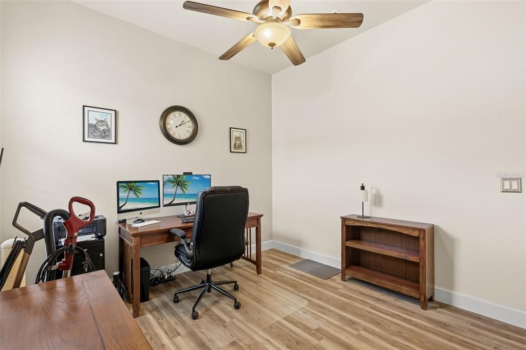 Activo con contrato: $699,900 (4 camas, 2 baños, 2255 Pies cuadrados)