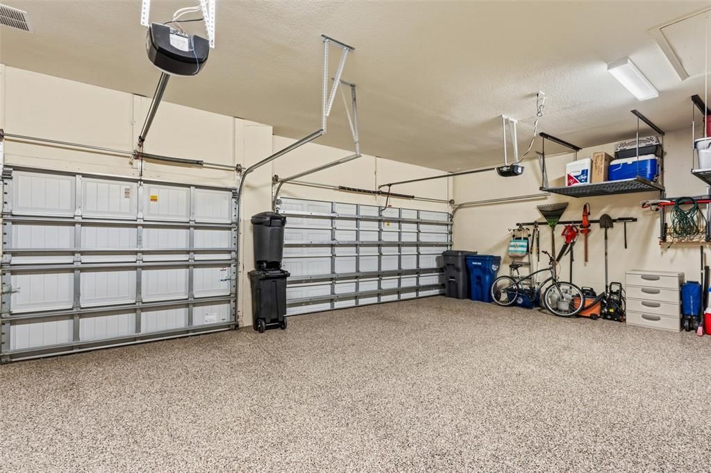 Activo con contrato: $699,900 (4 camas, 2 baños, 2255 Pies cuadrados)