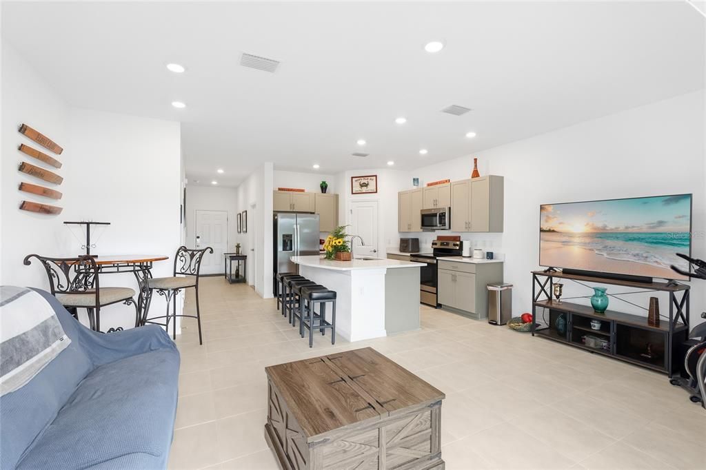 En Venta: $350,000 (3 camas, 2 baños, 1412 Pies cuadrados)