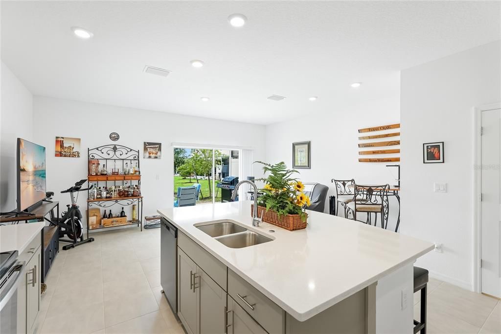 En Venta: $350,000 (3 camas, 2 baños, 1412 Pies cuadrados)