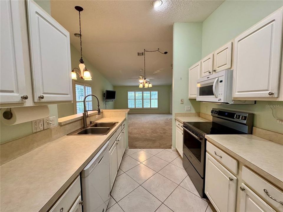 For Rent: $1,795 (2 beds, 2 baths, 1328 Square Feet)