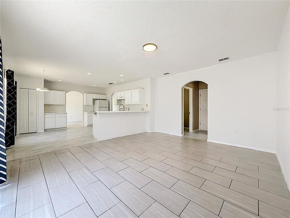 Active With Contract: $269,900 (4 beds, 2 baths, 2104 Square Feet)
