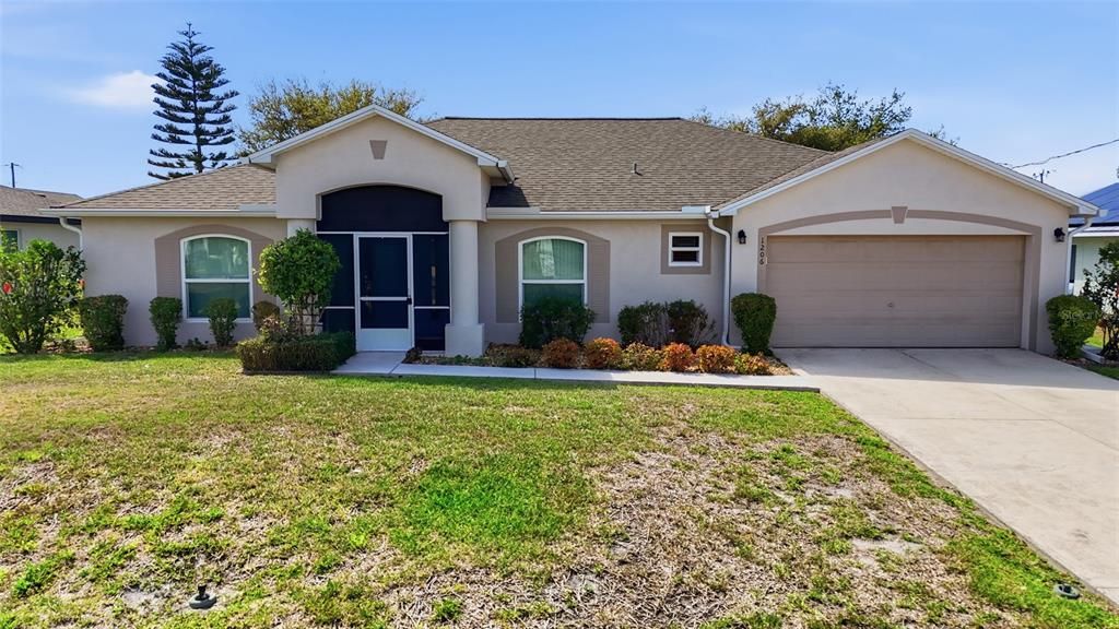 Recently Sold: $310,000 (3 beds, 2 baths, 1993 Square Feet)
