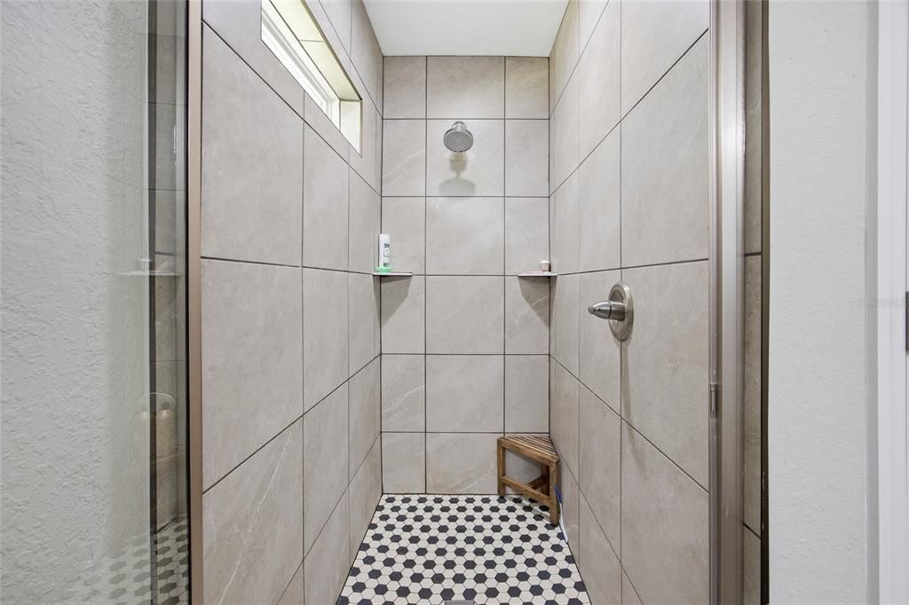 На продажу: $369,900 (3 спален, 2 ванн, 1607 Квадратных фут)