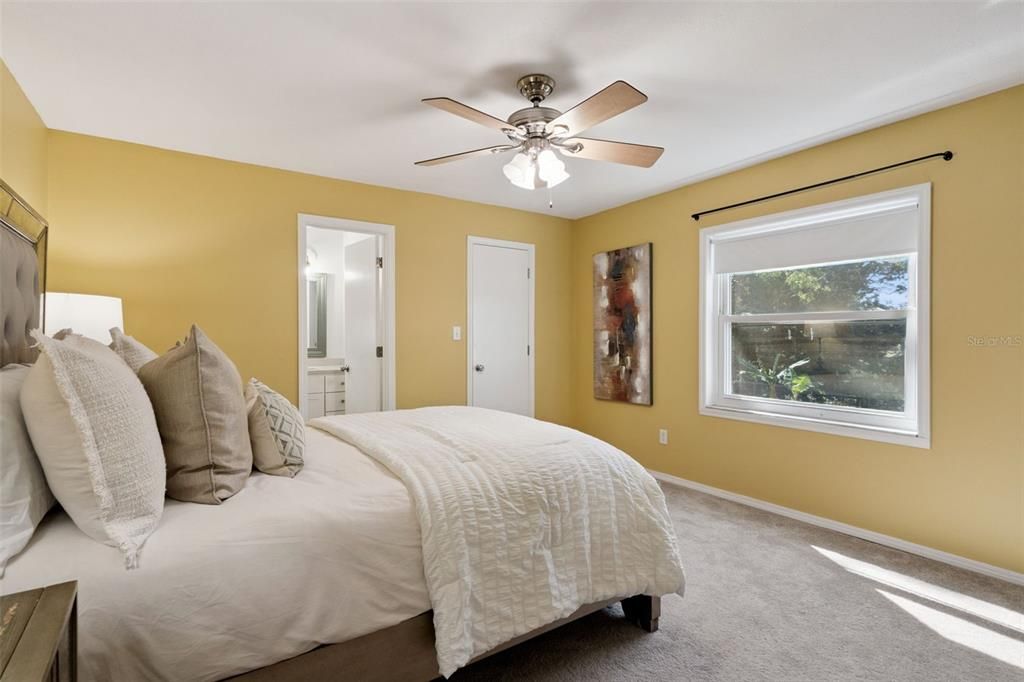 Active With Contract: $404,000 (3 beds, 2 baths, 1815 Square Feet)