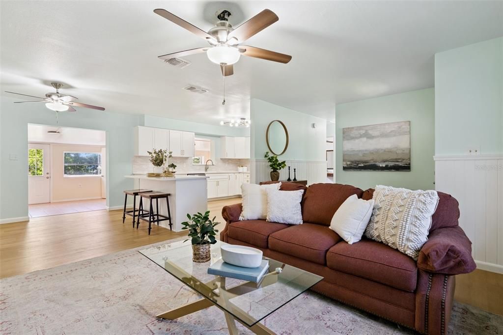 Active With Contract: $404,000 (3 beds, 2 baths, 1815 Square Feet)