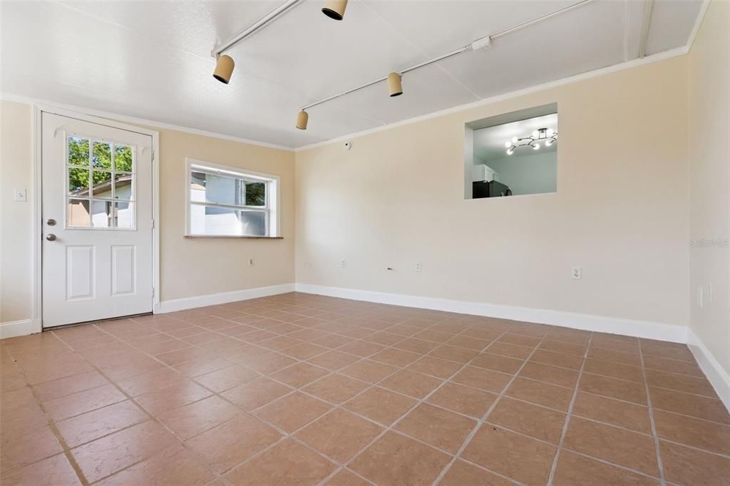 Active With Contract: $404,000 (3 beds, 2 baths, 1815 Square Feet)