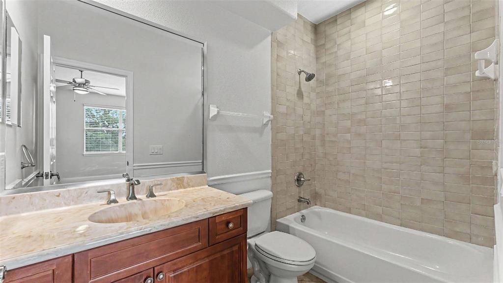 На продажу: $999,900 (6 спален, 5 ванн, 5118 Квадратных фут)