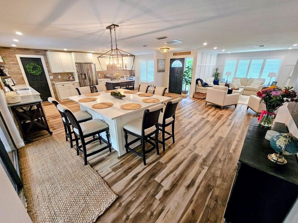 Active With Contract: $635,000 (3 beds, 2 baths, 1689 Square Feet)