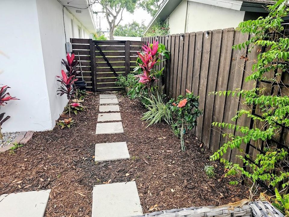 Active With Contract: $635,000 (3 beds, 2 baths, 1689 Square Feet)