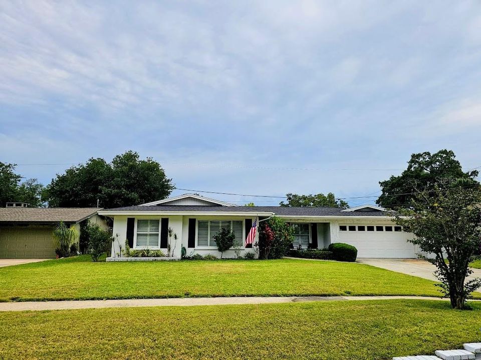 Active With Contract: $635,000 (3 beds, 2 baths, 1689 Square Feet)