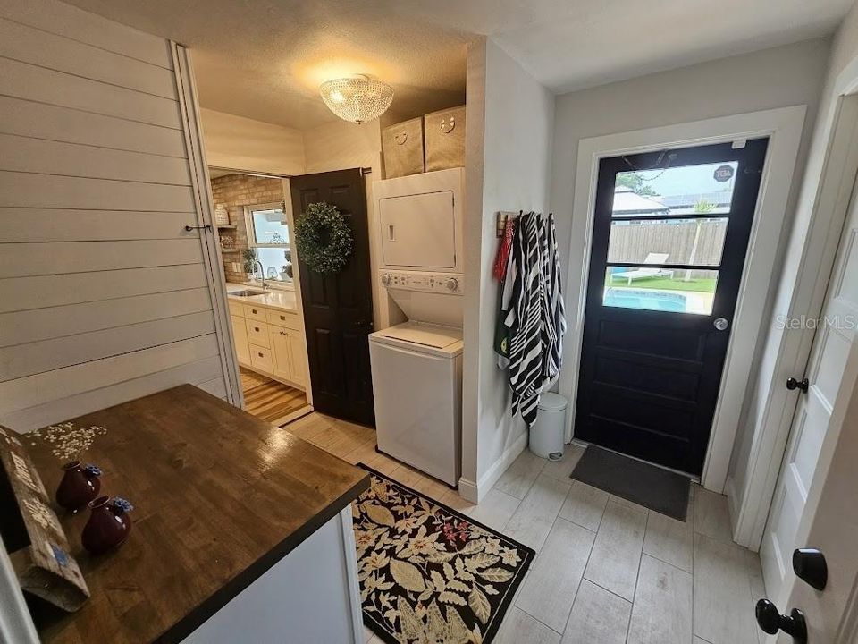 Active With Contract: $635,000 (3 beds, 2 baths, 1689 Square Feet)
