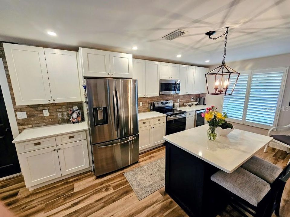 Active With Contract: $635,000 (3 beds, 2 baths, 1689 Square Feet)