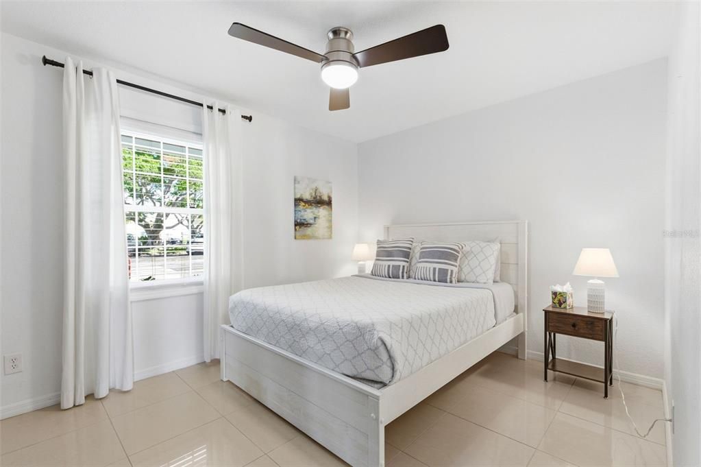 В аренду: $3,500 (2 спален, 1 ванн, 825 Квадратных фут)
