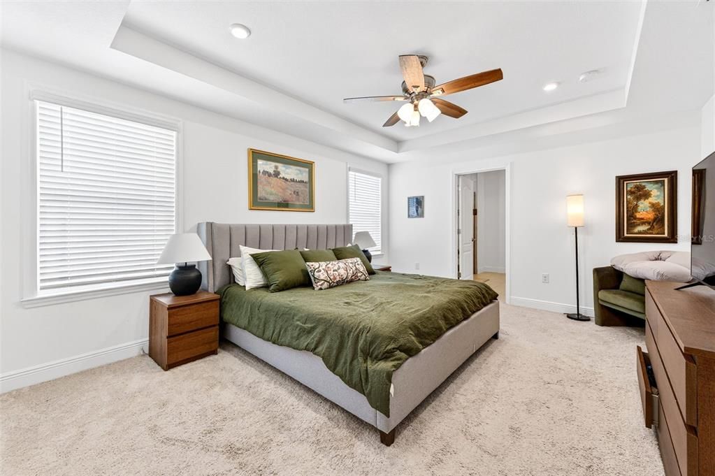 For Sale: $394,900 (4 beds, 2 baths, 1978 Square Feet)