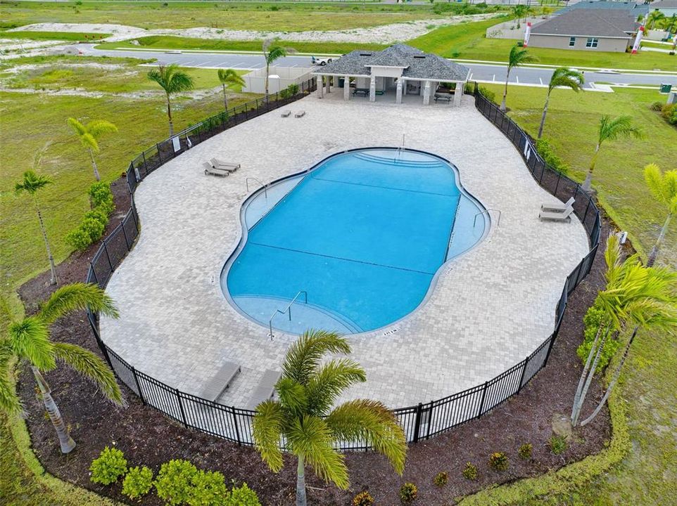 For Sale: $394,900 (4 beds, 2 baths, 1978 Square Feet)