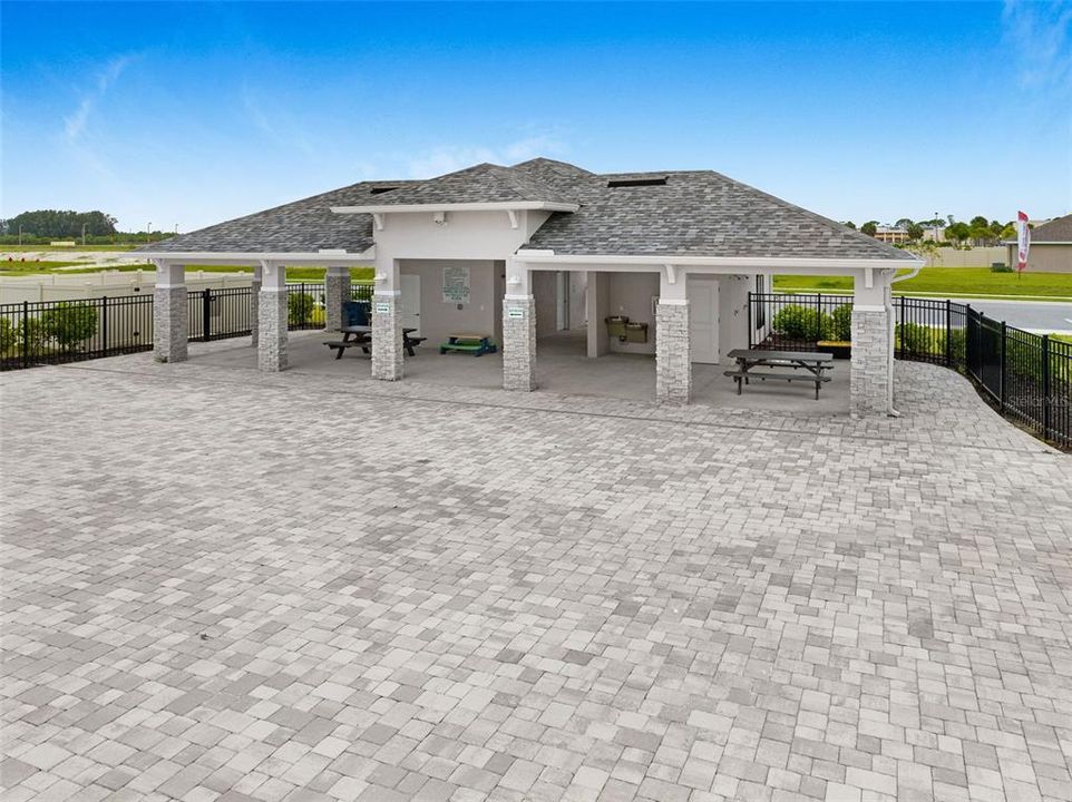 For Sale: $394,900 (4 beds, 2 baths, 1978 Square Feet)