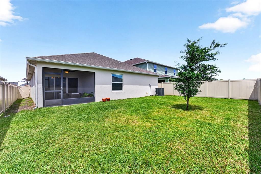 For Sale: $394,900 (4 beds, 2 baths, 1978 Square Feet)