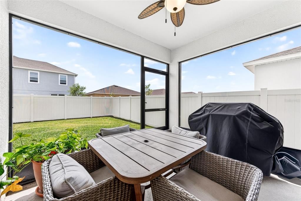 For Sale: $394,900 (4 beds, 2 baths, 1978 Square Feet)