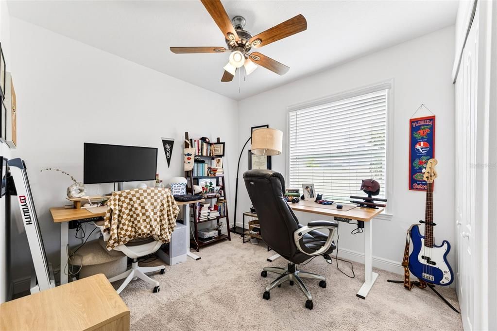 For Sale: $394,900 (4 beds, 2 baths, 1978 Square Feet)