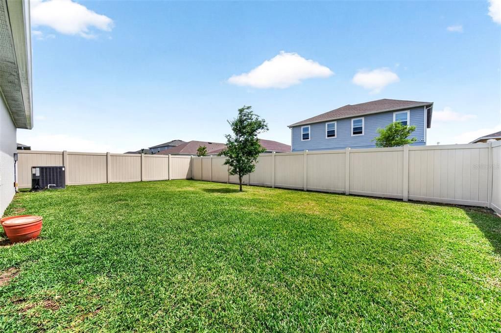 For Sale: $394,900 (4 beds, 2 baths, 1978 Square Feet)