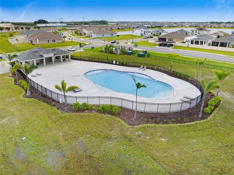 For Sale: $394,900 (4 beds, 2 baths, 1978 Square Feet)