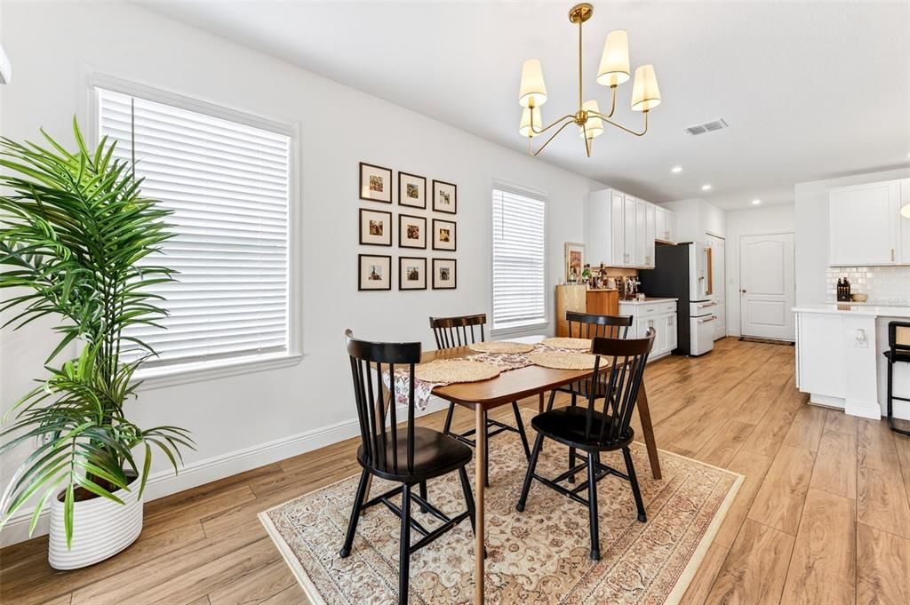 For Sale: $394,900 (4 beds, 2 baths, 1978 Square Feet)