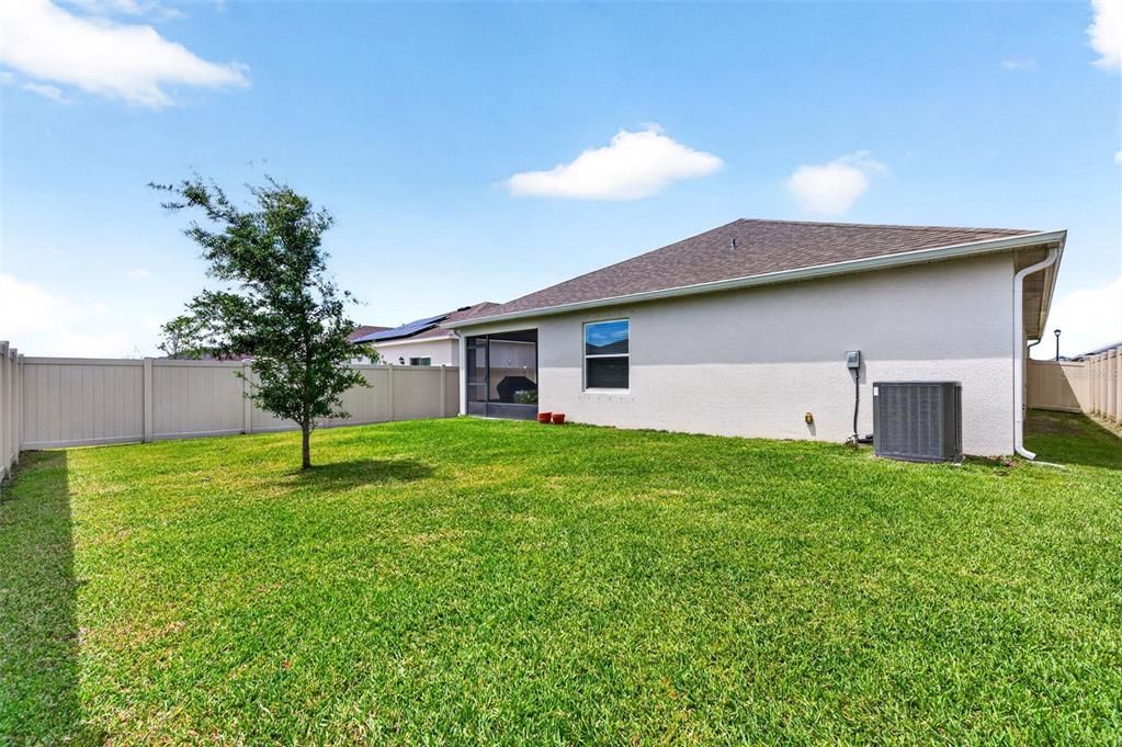 For Sale: $394,900 (4 beds, 2 baths, 1978 Square Feet)