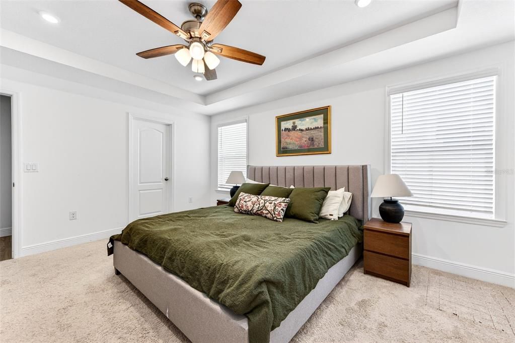 For Sale: $394,900 (4 beds, 2 baths, 1978 Square Feet)