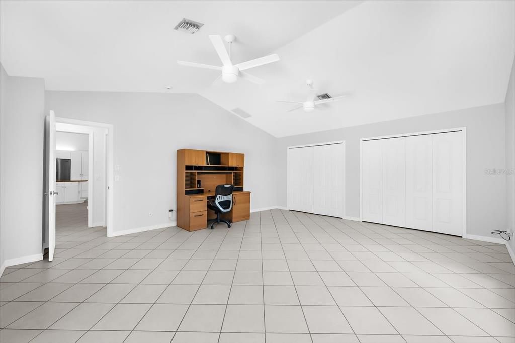For Sale: $550,000 (3 beds, 2 baths, 2560 Square Feet)