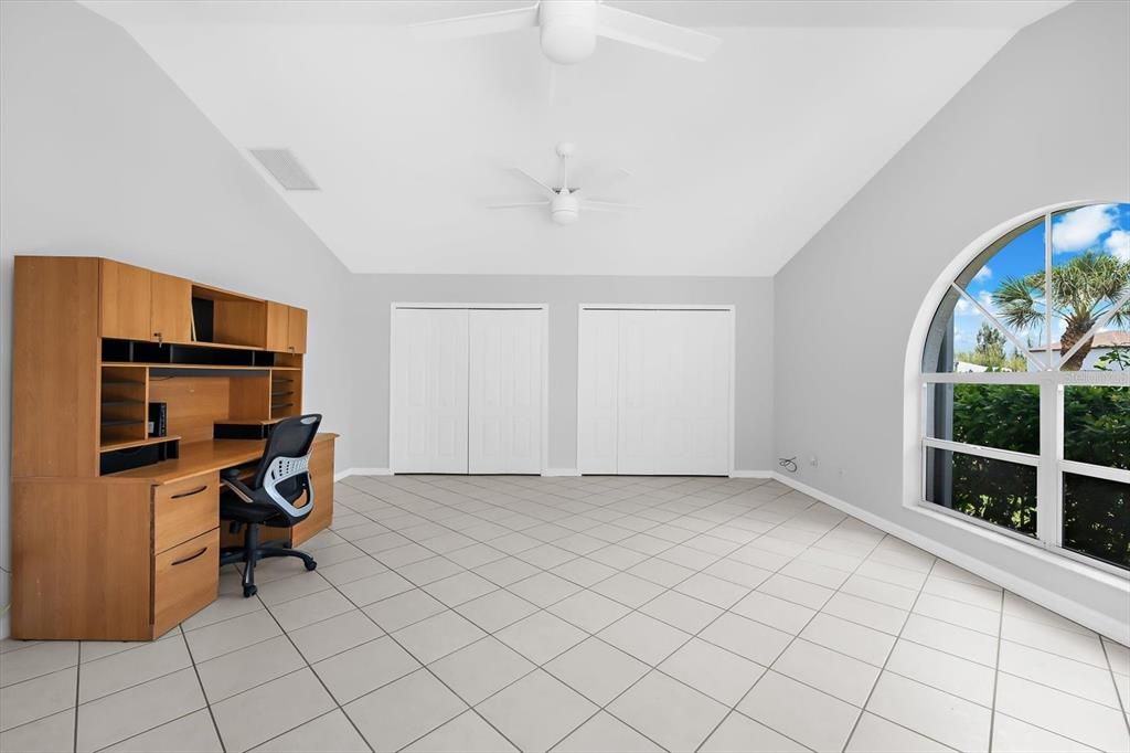 For Sale: $550,000 (3 beds, 2 baths, 2560 Square Feet)