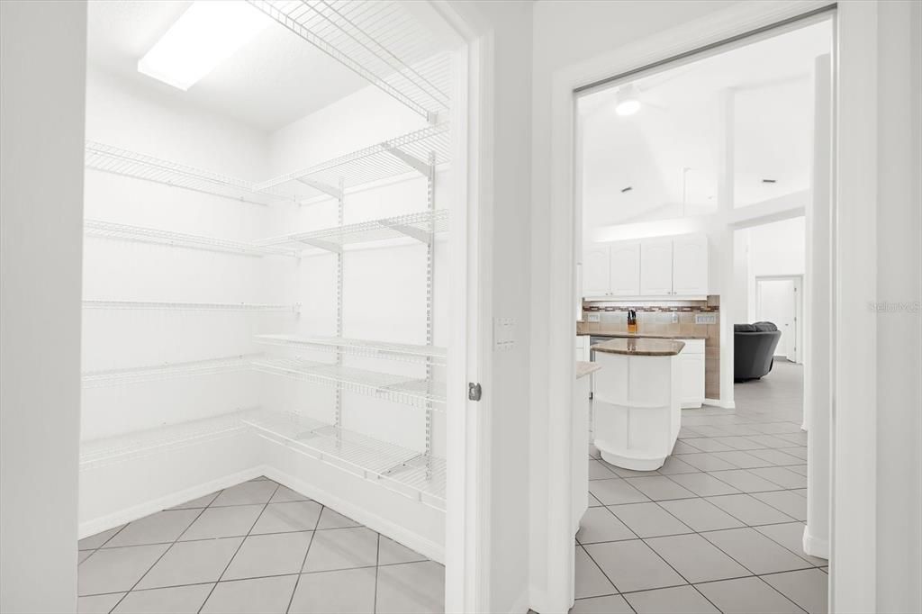 For Sale: $550,000 (3 beds, 2 baths, 2560 Square Feet)