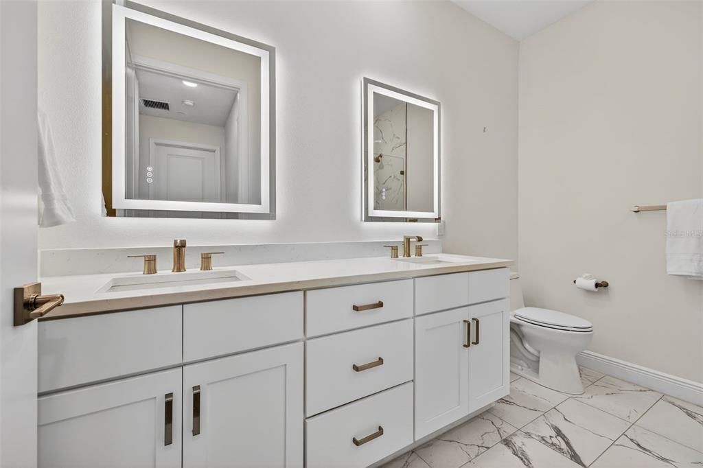 В аренду: $3,750 (2 спален, 2 ванн, 1310 Квадратных фут)