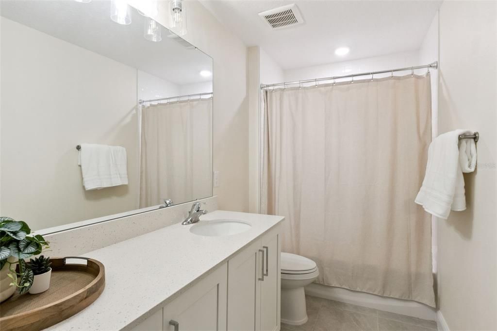 En Venta: $739,900 (4 camas, 3 baños, 3144 Pies cuadrados)