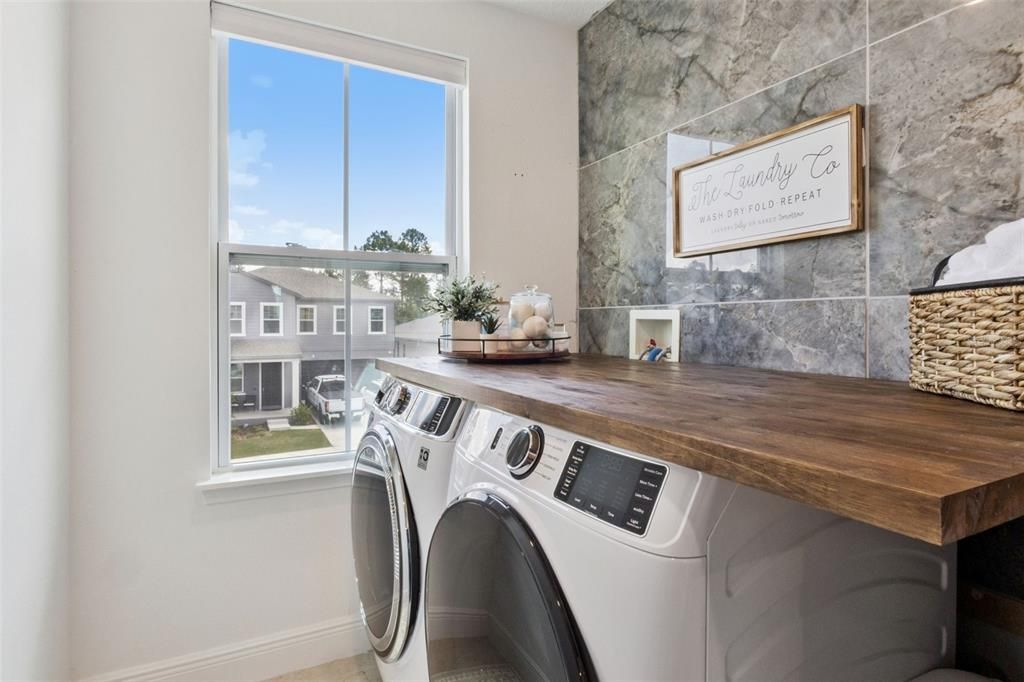 En Venta: $739,900 (4 camas, 3 baños, 3144 Pies cuadrados)