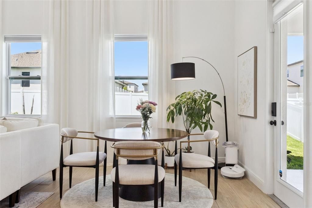 En Venta: $739,900 (4 camas, 3 baños, 3144 Pies cuadrados)